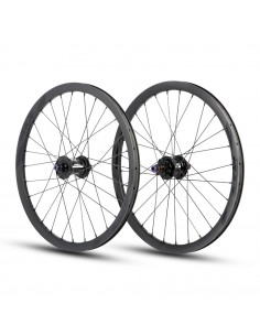 Roues 20" (451) Pride Wave Matt Black - Fusion 10/10mm Black